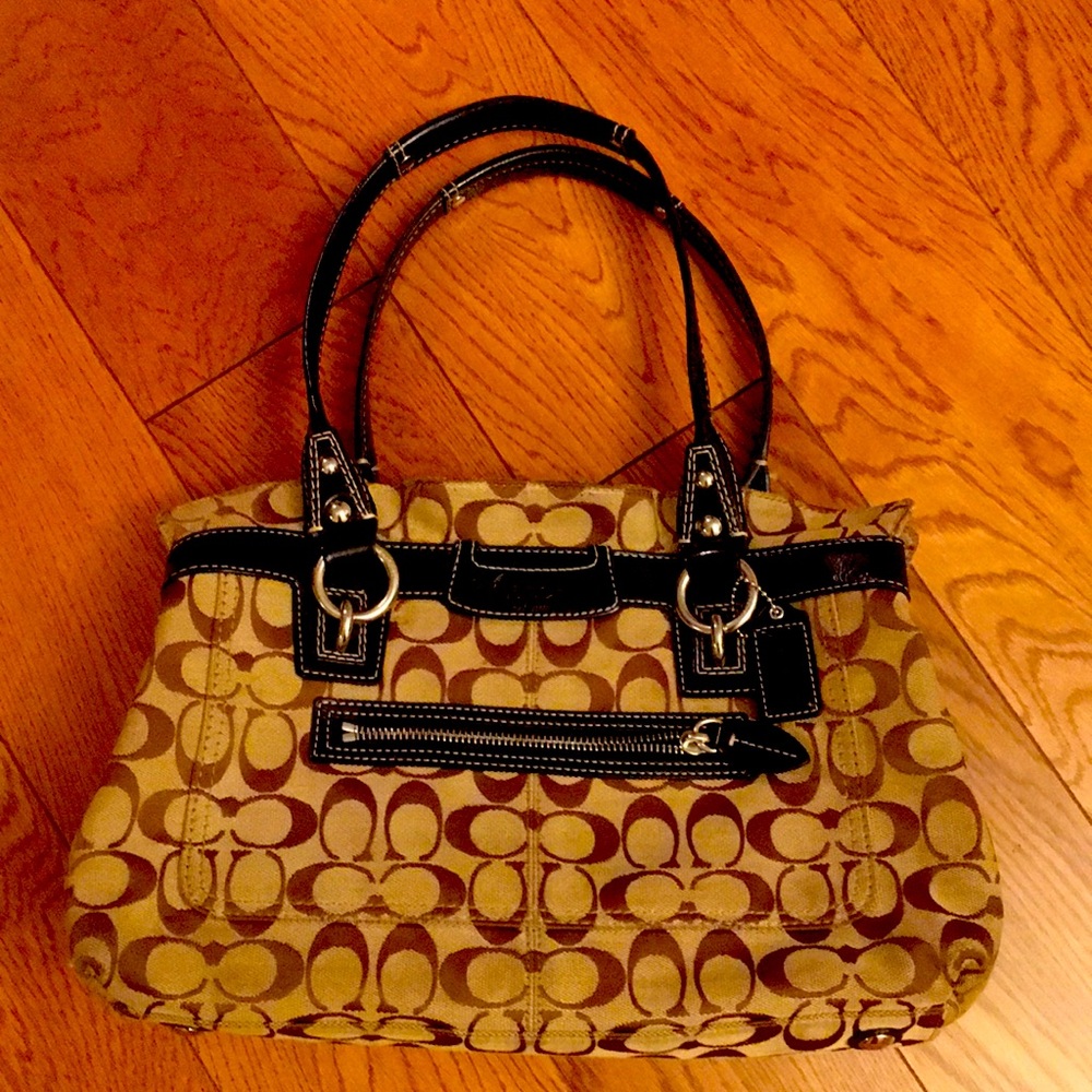 Coach purse.